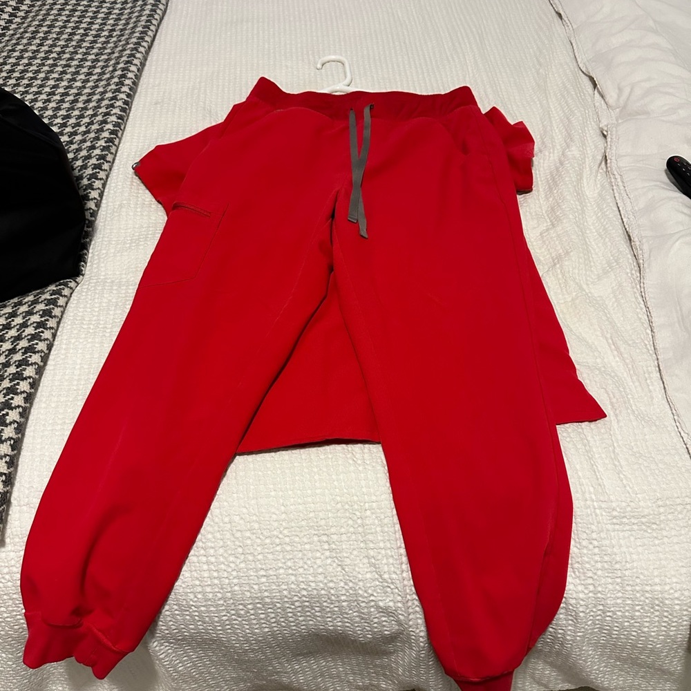 Figs Pop Red Scrubs Set S/M